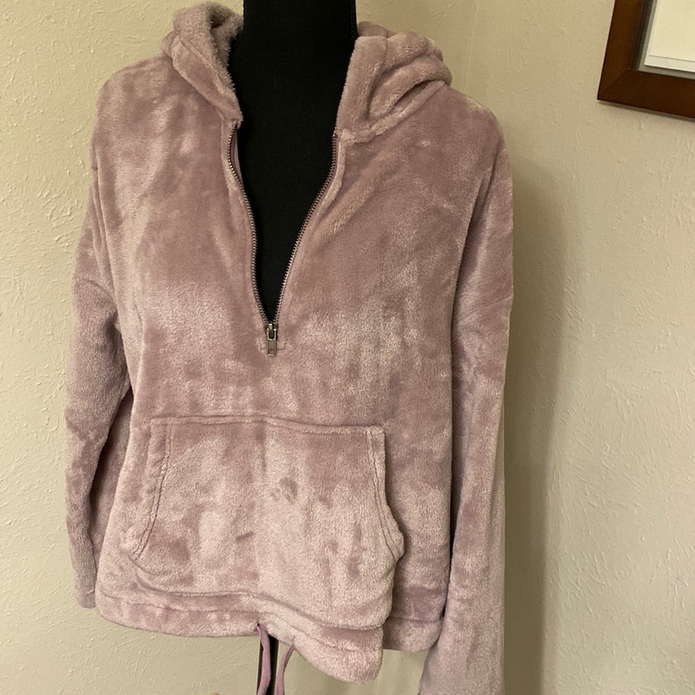 Pink republic, fuzzy hoodie, pull over size, large color, light violet